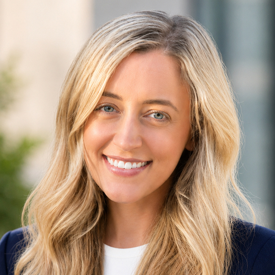 Headshot of Lindsay Shake, Apex Fintech Solutions Chief Legal Officer
