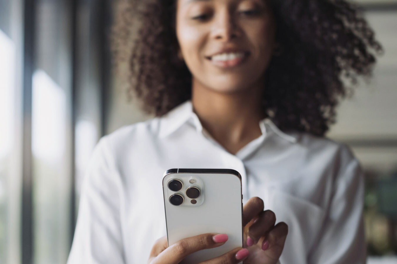 blog-woman-on-phone